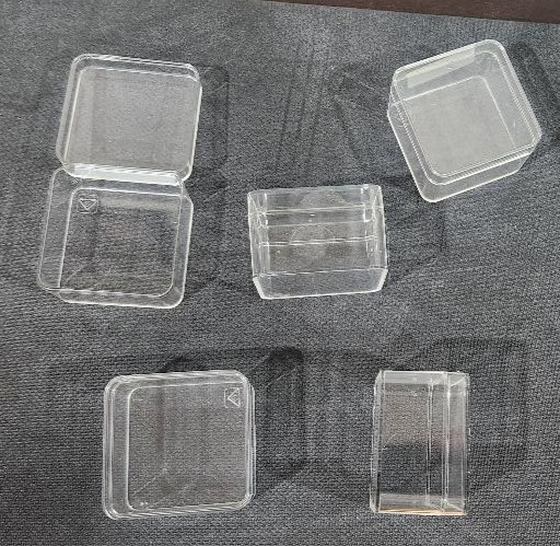 2-1/2 x 2-1/2 x 1-1/2 inch square clear plastic boxes ***10 pcs***