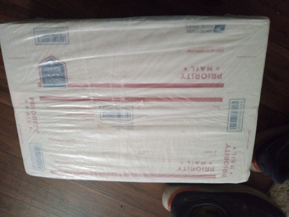 1 Pack Of Priority Mail Boxes 7 1/2×51/8×143/8