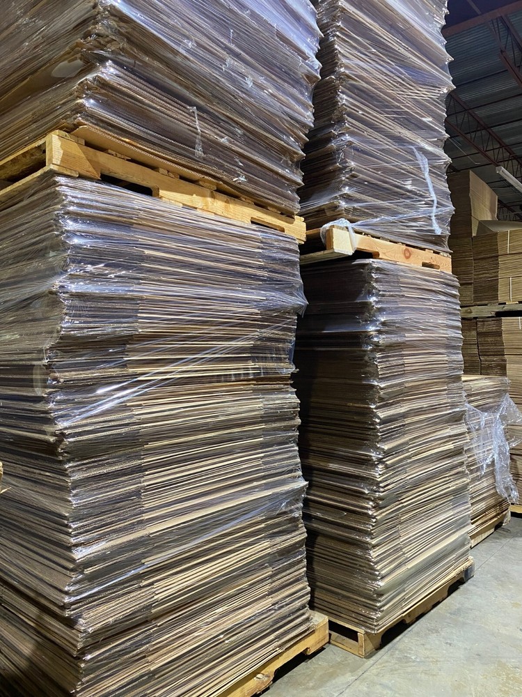 4.5 pallets 270 boxes mixed 23.5 x 19.5 x 23 in. / 23.5 x 19.5 x 20.5 in. used
