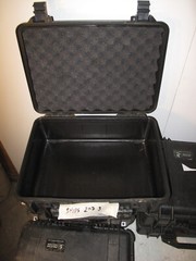Pelican Protector 1520 Case 19x15x7 OD 17x12x6 ID Weathertight Hard case Damaged