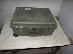 Pelican Protector 1560 Case 23x18x11 OD 19x15x9 ID Wheels PullOut Handle Damaged