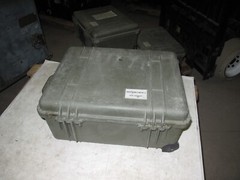 Pelican Protector 1560 Case 23x18x11 OD 19x15x9 ID Wheels PullOut Handle Damaged