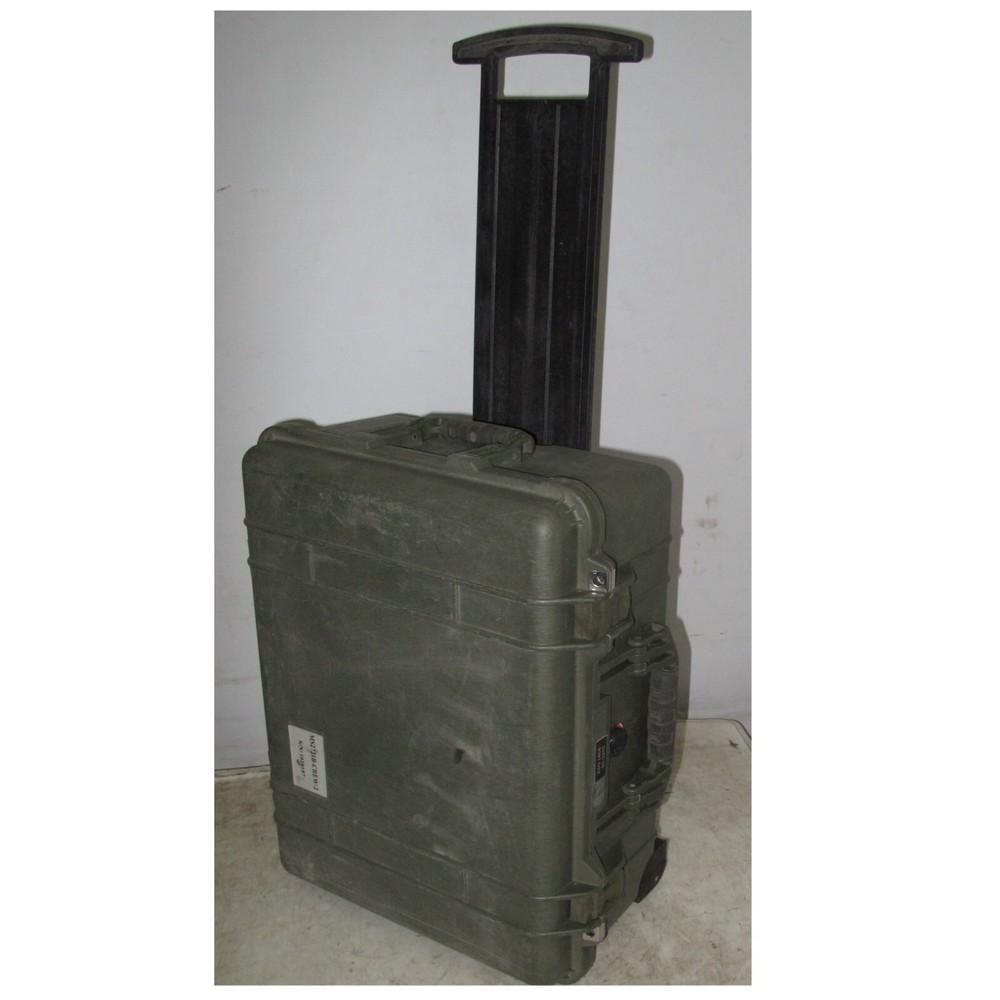 Pelican Protector 1560 Case 23x18x11 OD 19x15x9 ID Wheels PullOut Handle Damaged